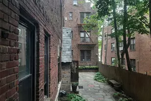 1 Hillside Ave, Great Neck, NY 11021 - Photo 23