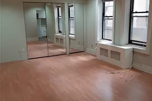 1 Hillside Ave, Great Neck, NY 11021 - Photo 7