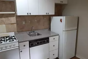 1 Hillside Ave, Great Neck, NY 11021 - Photo 19