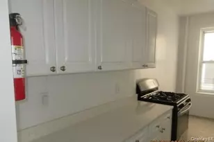 2081 Cruger Ave, Bronx, NY 10462 - Photo 5