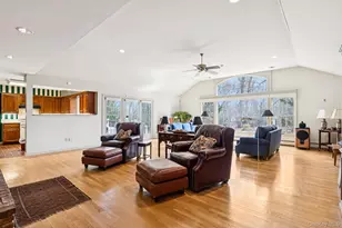 9 Cliff Rd, Port Jefferson, NY 11777 - Photo 23