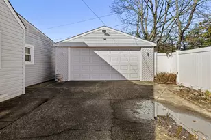 82 Barnyard Ln, Levittown, NY 11756 - Photo 17
