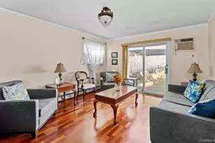 82 Barnyard Ln, Levittown, NY 11756 - Photo 7