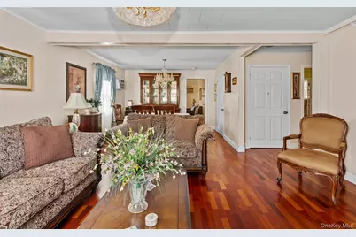 82 Barnyard Lane, Levittown, NY 11756 - Photo 5