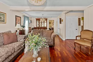 82 Barnyard Ln, Levittown, NY 11756 - Photo 5