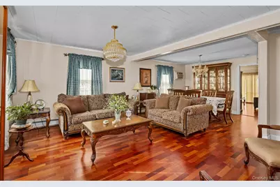 82 Barnyard Lane, Levittown, NY 11756 - Photo 3