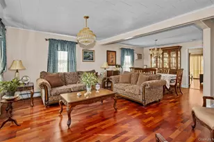 82 Barnyard Ln, Levittown, NY 11756 - Photo 3