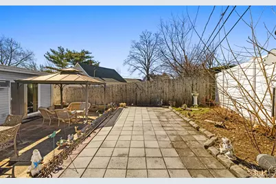 82 Barnyard Lane, Levittown, NY 11756 - Photo 19