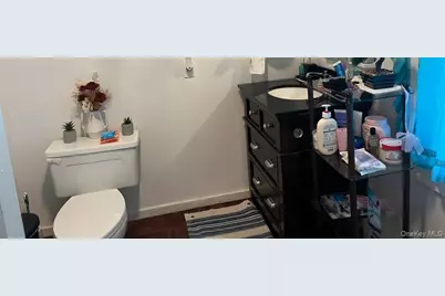 21 Locust Street, Riverhead, NY 11901 - Photo 5