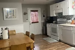 21 Locust St, Riverhead, NY 11901 - Photo 3