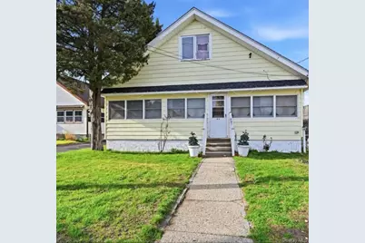 21 Locust Street, Riverhead, NY 11901 - Photo 1