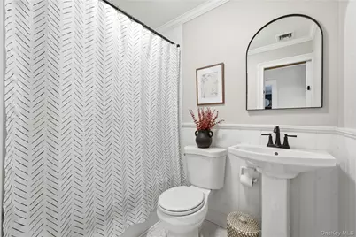 28 Berkshire Road, Holbrook, NY 11741 - Photo 17