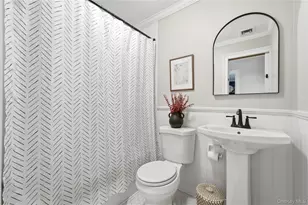 28 Berkshire Rd, Holbrook, NY 11741 - Photo 17