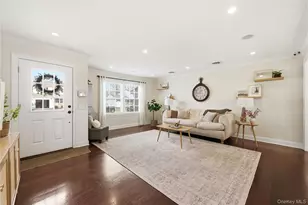 28 Berkshire Rd, Holbrook, NY 11741 - Photo 3