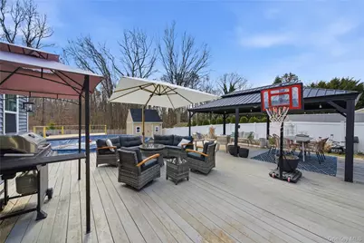 28 Berkshire Road, Holbrook, NY 11741 - Photo 31