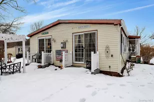 43 Village Cir S, Manorville, NY 11949 - Photo 17