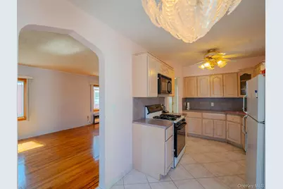 49-58 Utopia Parkway, Fresh Meadows, NY 11365 - Photo 7