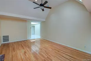 52 Admirals Dr E, Bay Shore, NY 11706 - Photo 9