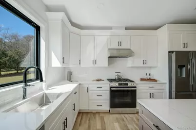 85 Roanoke Court, Riverhead, NY 11901 - Photo 15