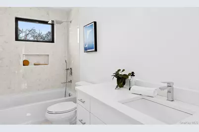 85 Roanoke Court, Riverhead, NY 11901 - Photo 17