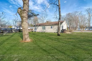 72 Locust Ave, Oakdale, NY 11769 - Photo 7