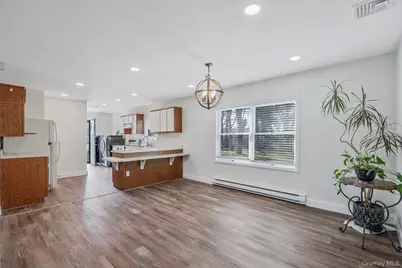 72 Locust Avenue, Oakdale, NY 11769 - Photo 25