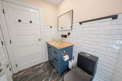 72 Locust Avenue, Oakdale, NY 11769 - Photo 13