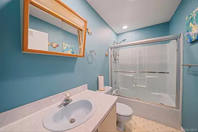 72 Locust Avenue, Oakdale, NY 11769 - Photo 19