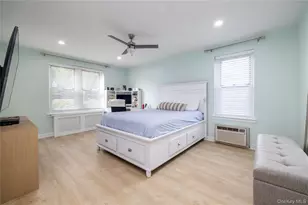 250 W Merrick Rd, Freeport, NY 11520 - Photo 15