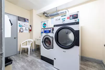 250 W Merrick Road #1E, Freeport, NY 11520 - Photo 17