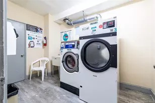 250 W Merrick Rd, Freeport, NY 11520 - Photo 17