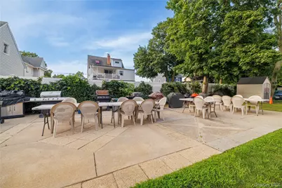 250 W Merrick Road #1E, Freeport, NY 11520 - Photo 21