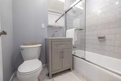 250 W Merrick Road #1E, Freeport, NY 11520 - Photo 13