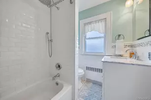 14 Lenox Ave, Lynbrook, NY 11563 - Photo 23