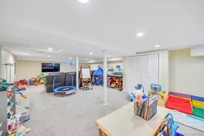 14 Lenox Avenue, Lynbrook, NY 11563 - Photo 27