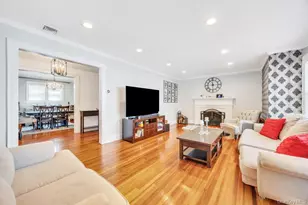 14 Lenox Ave, Lynbrook, NY 11563 - Photo 5