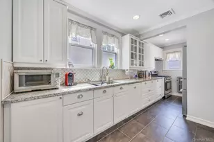 14 Lenox Ave, Lynbrook, NY 11563 - Photo 13