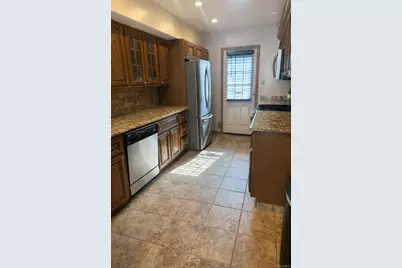 88 E Valley Stream Boulevard #9, Valley Stream, NY 11580 - Photo 7