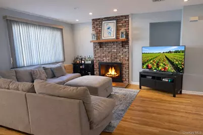 88 E Valley Stream Boulevard #9, Valley Stream, NY 11580 - Photo 3