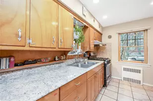 67-17 Fresh Meadow Ln, Fresh Meadows, NY 11365 - Photo 9