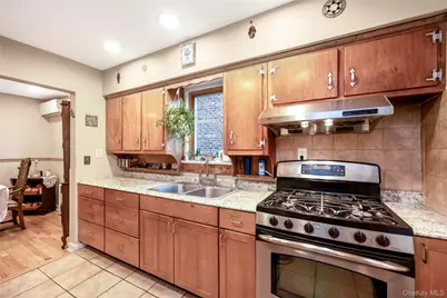 6717 Fresh Meadow Lane, Fresh Meadows, NY 11365 - Photo 7