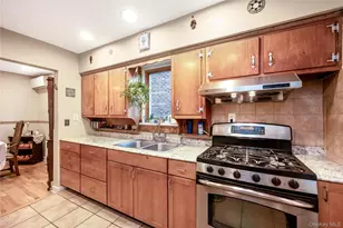 67-17 Fresh Meadow Ln, Fresh Meadows, NY 11365 - Photo 7