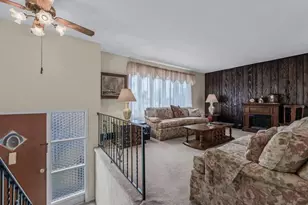 715 McCall Ave, West Islip, NY 11795 - Photo 3