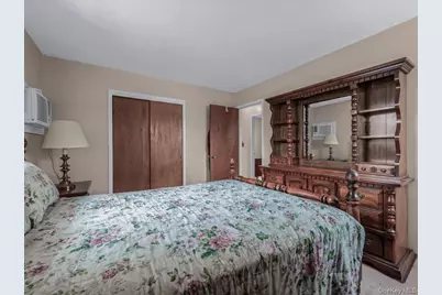 715 McCall Avenue, West Islip, NY 11795 - Photo 13