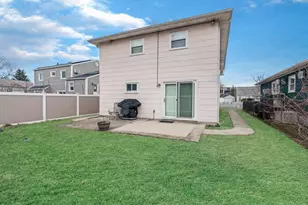 715 McCall Ave, West Islip, NY 11795 - Photo 25