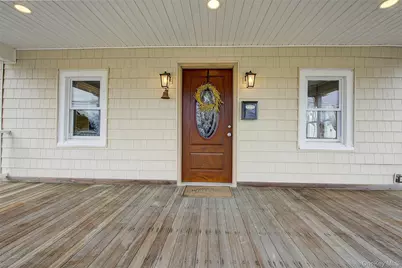 507 Gillette Avenue, Bayport, NY 11705 - Photo 3