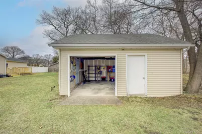 507 Gillette Avenue, Bayport, NY 11705 - Photo 47