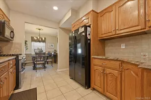 38 Pine Ave, Floral Park, NY 11001 - Photo 17