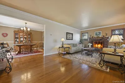 38 Pine Avenue, Floral Park, NY 11001 - Photo 7