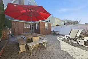 38 Pine Ave, Floral Park, NY 11001 - Photo 35